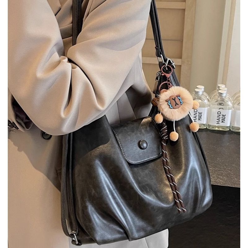 Single-shoulder tote bag