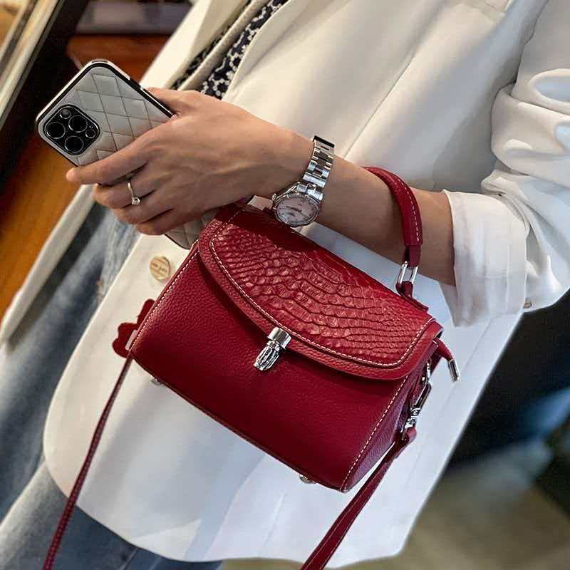 Versatile crossbody bag